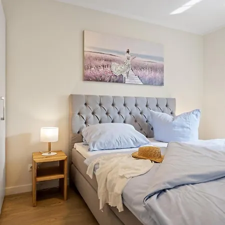 Zum Faehrmann 2 Whg 2 Rechts In 18356 *